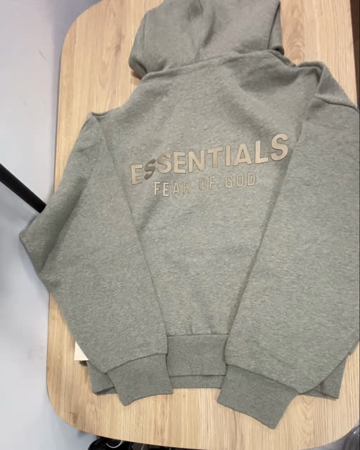 Essentials 25FW 金屬色字體 燕麥水泥 經典版型 帽T XS