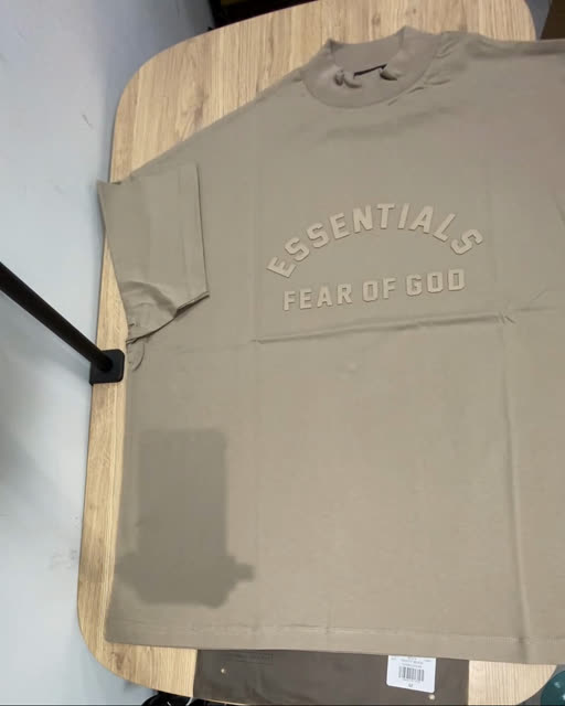 Essentials 23SS 小高領 弧狀字體 大版型 官網限定 塵土色 短袖 M